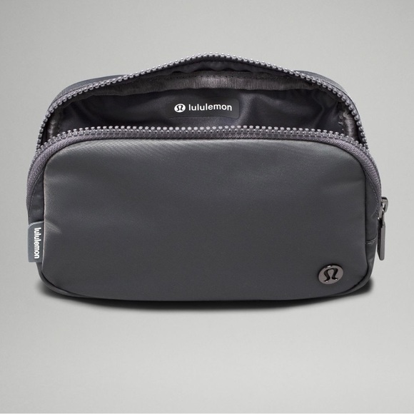 NEW LULULEMON EVERYWHERE BELT BAG 
Traverse grey - Picture 6 of 8